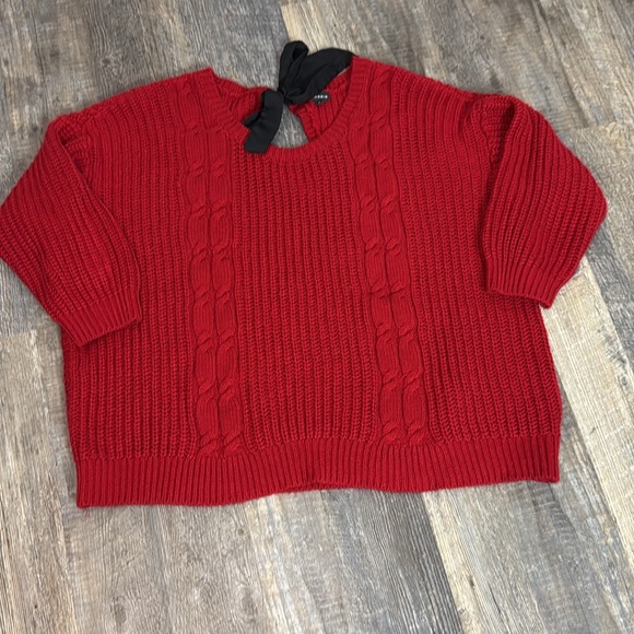Red Torrid Sweater with Black tie closure in back Red Knit Chunky Cable Size 4 - Picture 7 of 9